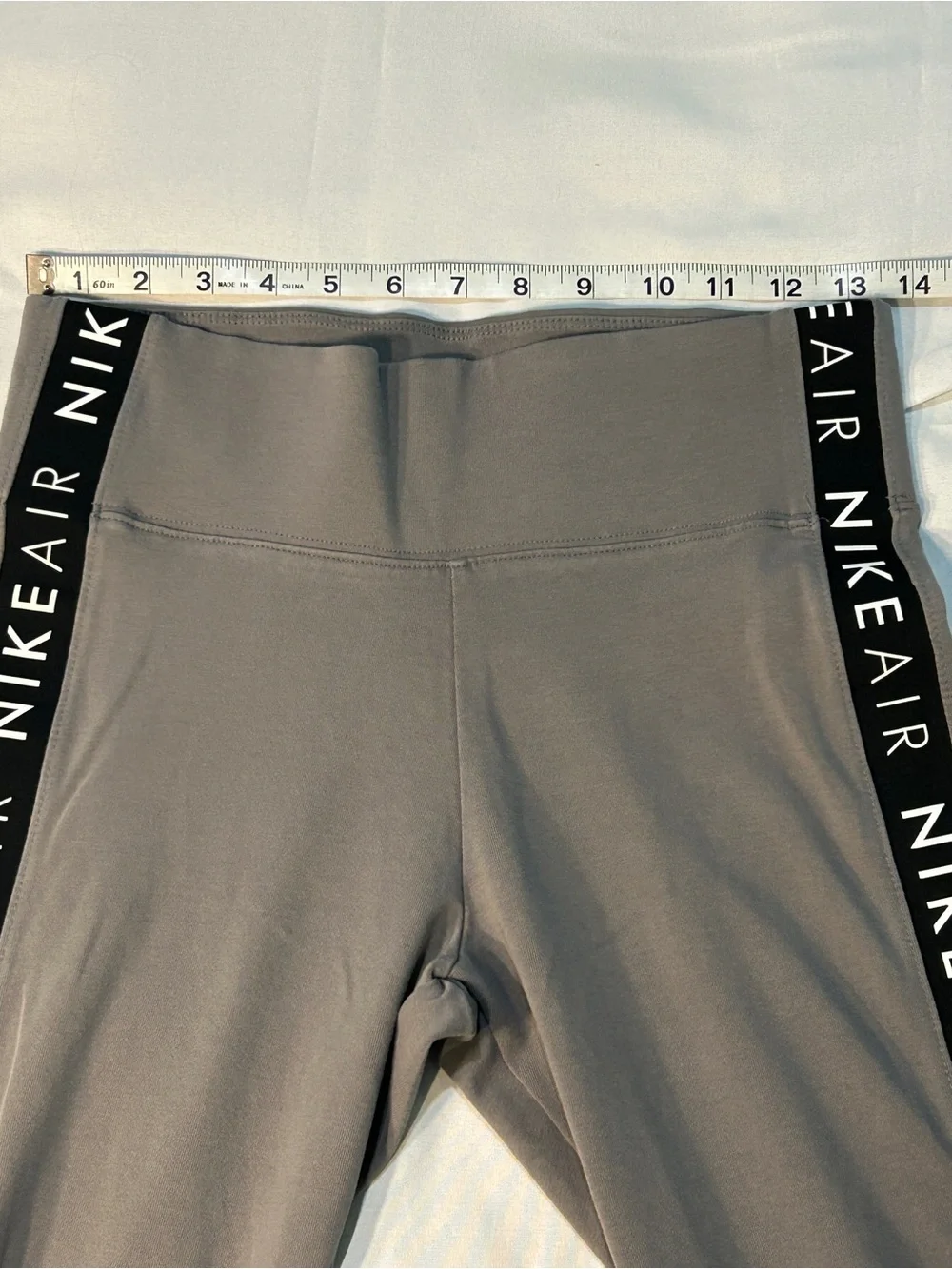 Nike Air Logo Sportswear Leggings Women's Size M Gray Pants CV8570-056